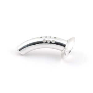 CÁNULA LARINGECTOMÍA FENESTRADA (MULTIORIFICIO)